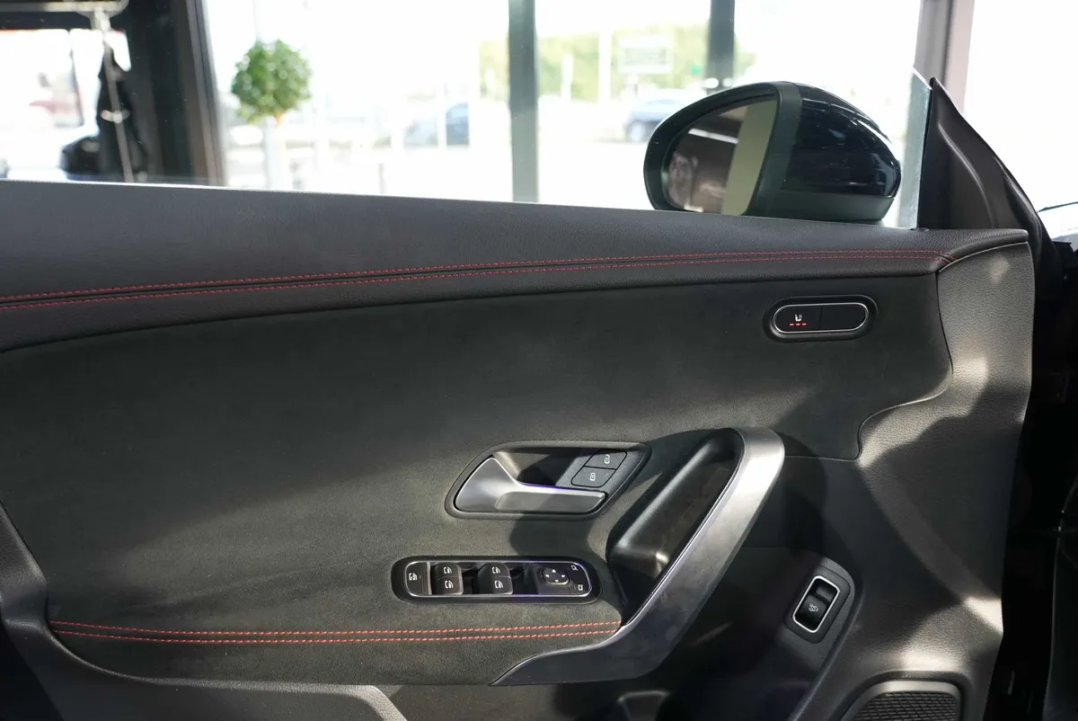 Mercedes-Benz CLA 180 AMG Line - Image 10