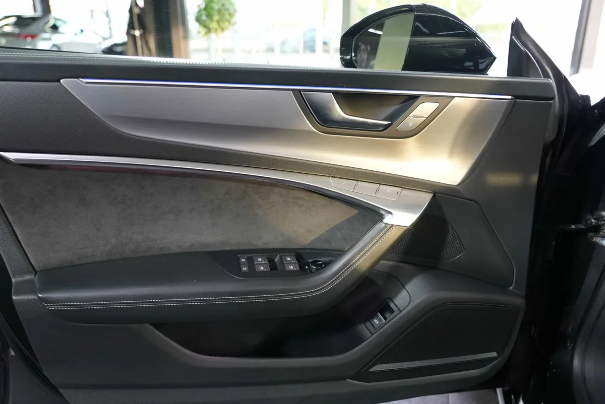 Audi A7 Sportback 55 TFSI Quattro S-Line - Image 10