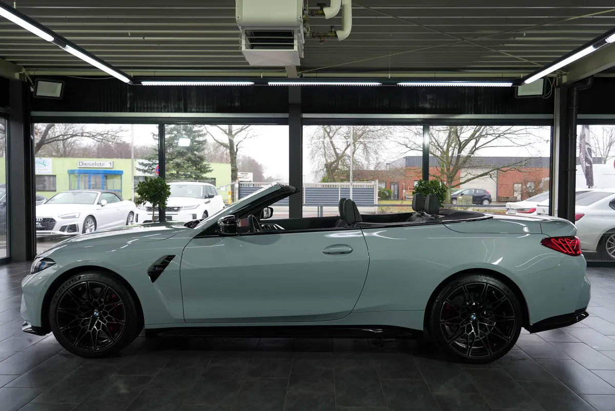BMW M4 Competition Cabrio xDrive - Image 3