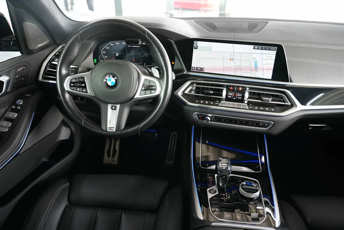 BMW X7 M50i - Image 23