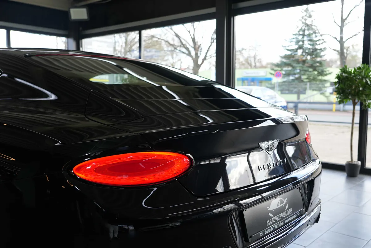 Bentley Continental GT V8 Coupé - Image 26