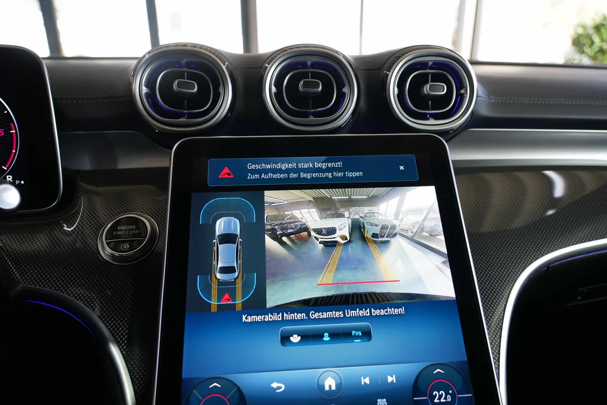 Mercedes-Benz C 300 d AMG Line - Image 20