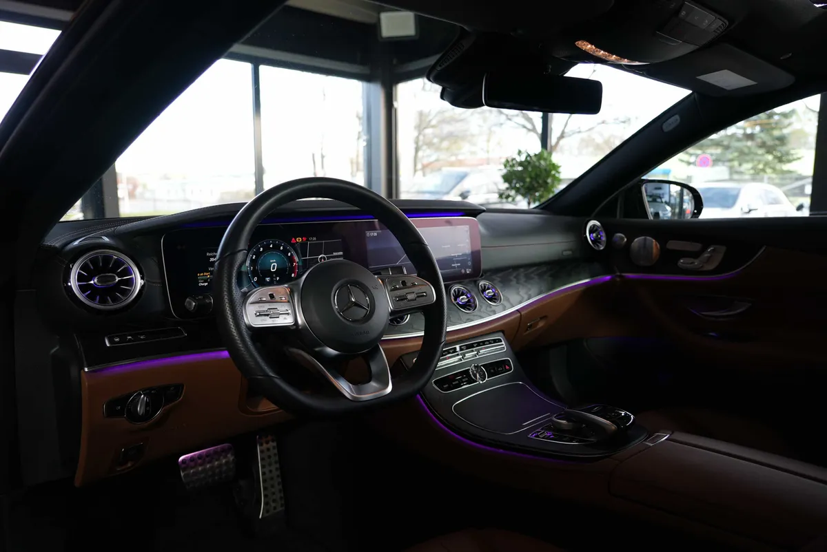 Mercedes-Benz E 450 Coupé 4Matic AMG Line - Image 12