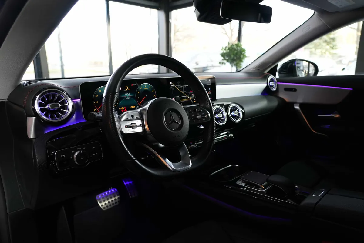 Mercedes-Benz CLA 220 4Matic AMG Line - Image 10
