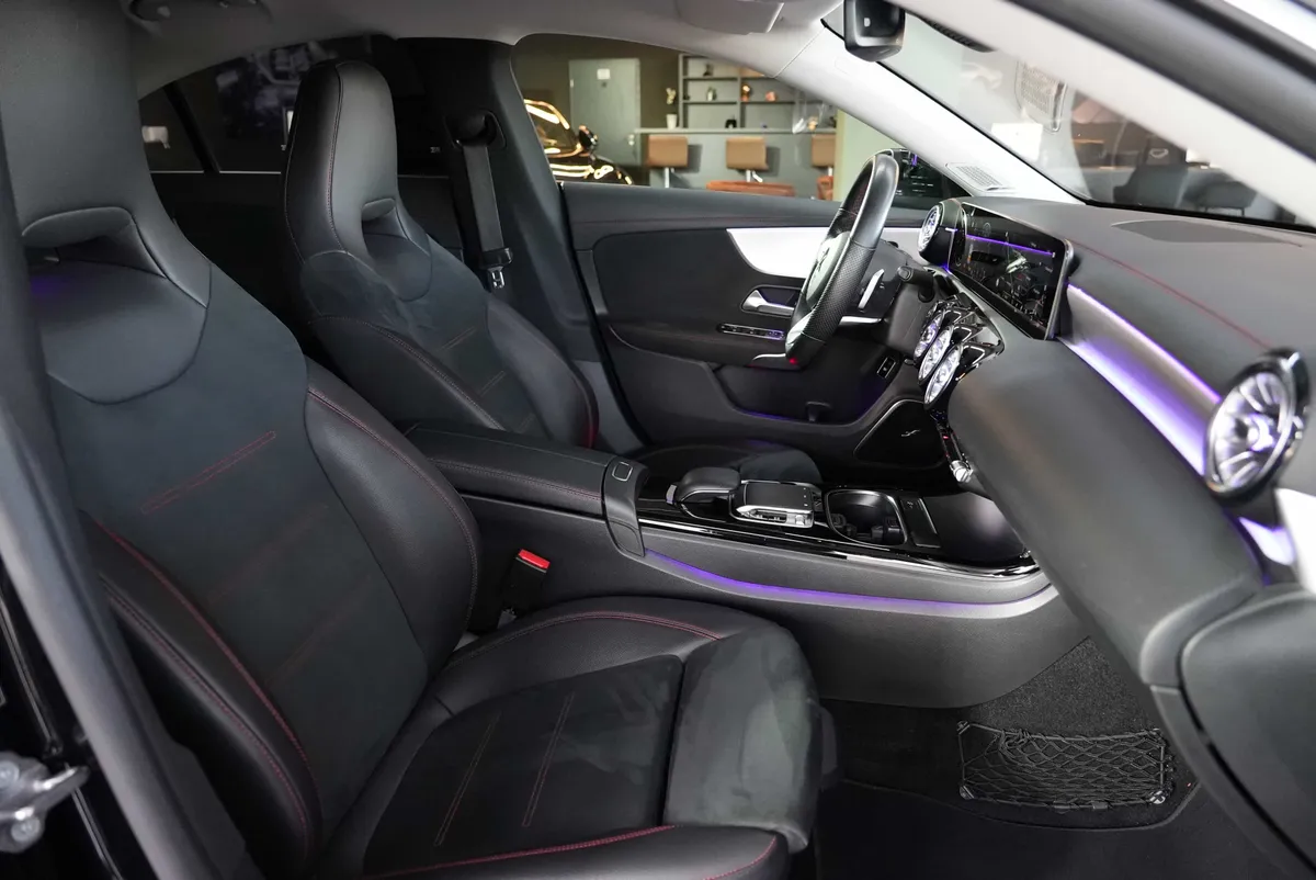 Mercedes-Benz CLA 220 4Matic AMG Line - Image 14