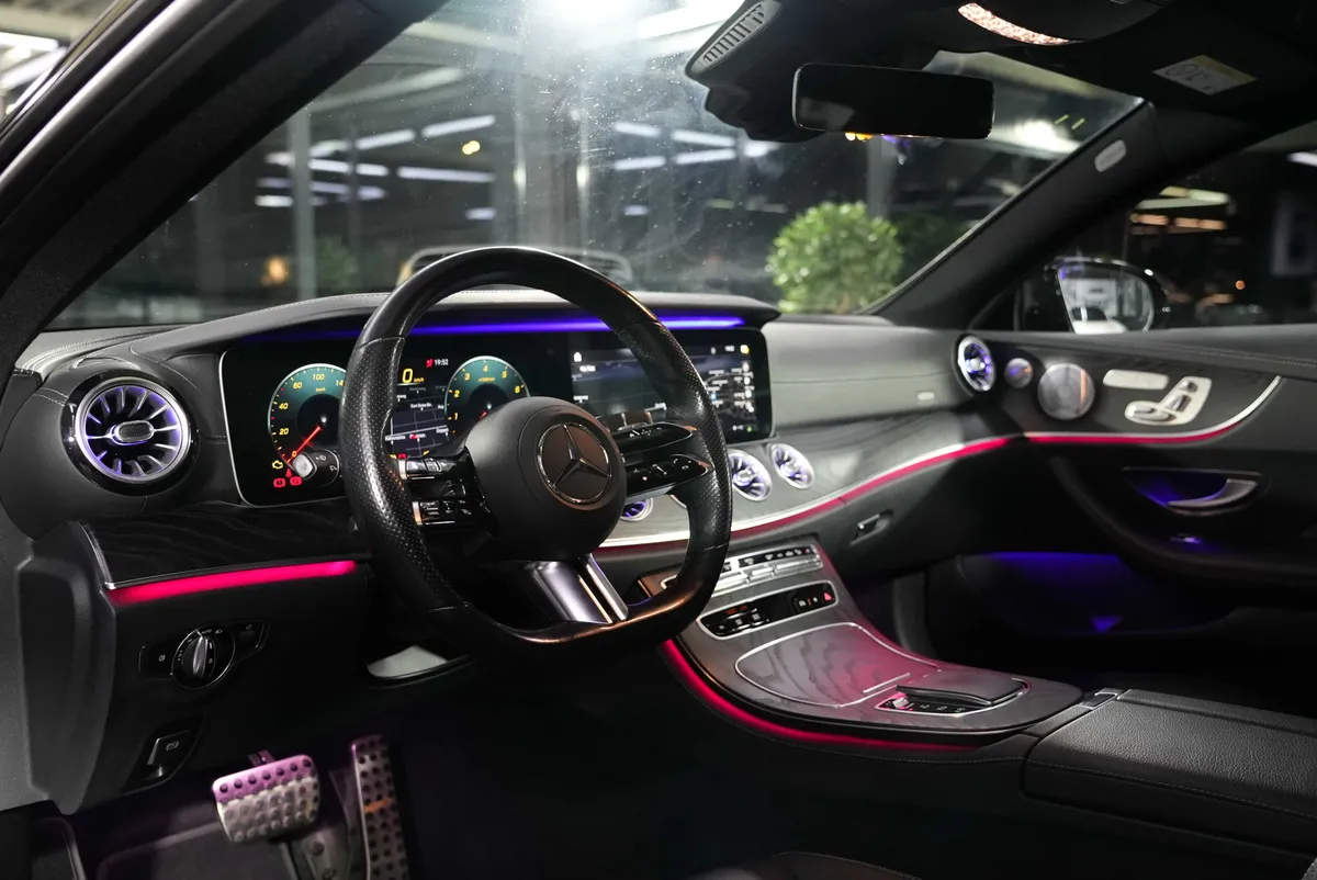 Mercedes-Benz E 450 Coupé 4Matic AMG Line - Image 10