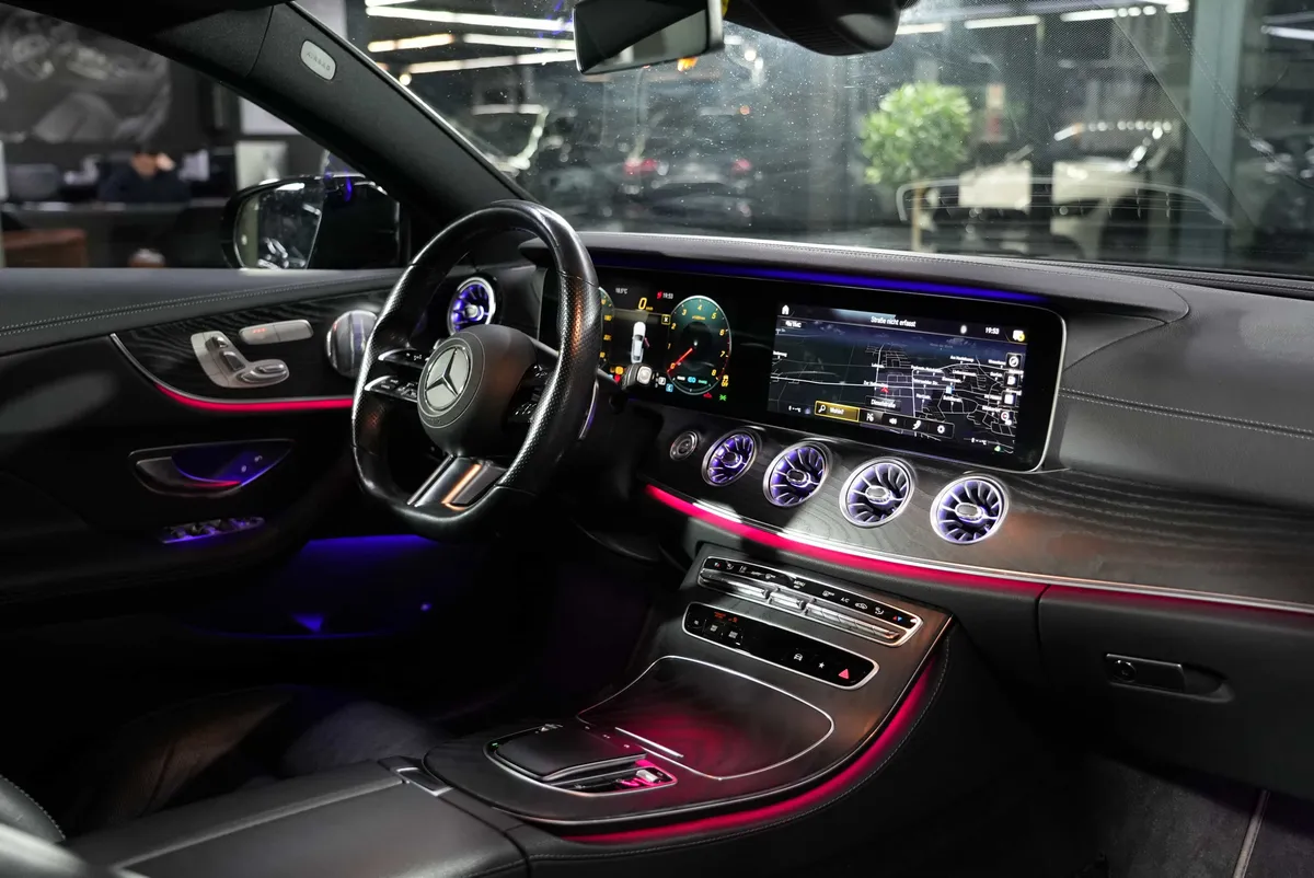 Mercedes-Benz E 450 Coupé 4Matic AMG Line - Image 15