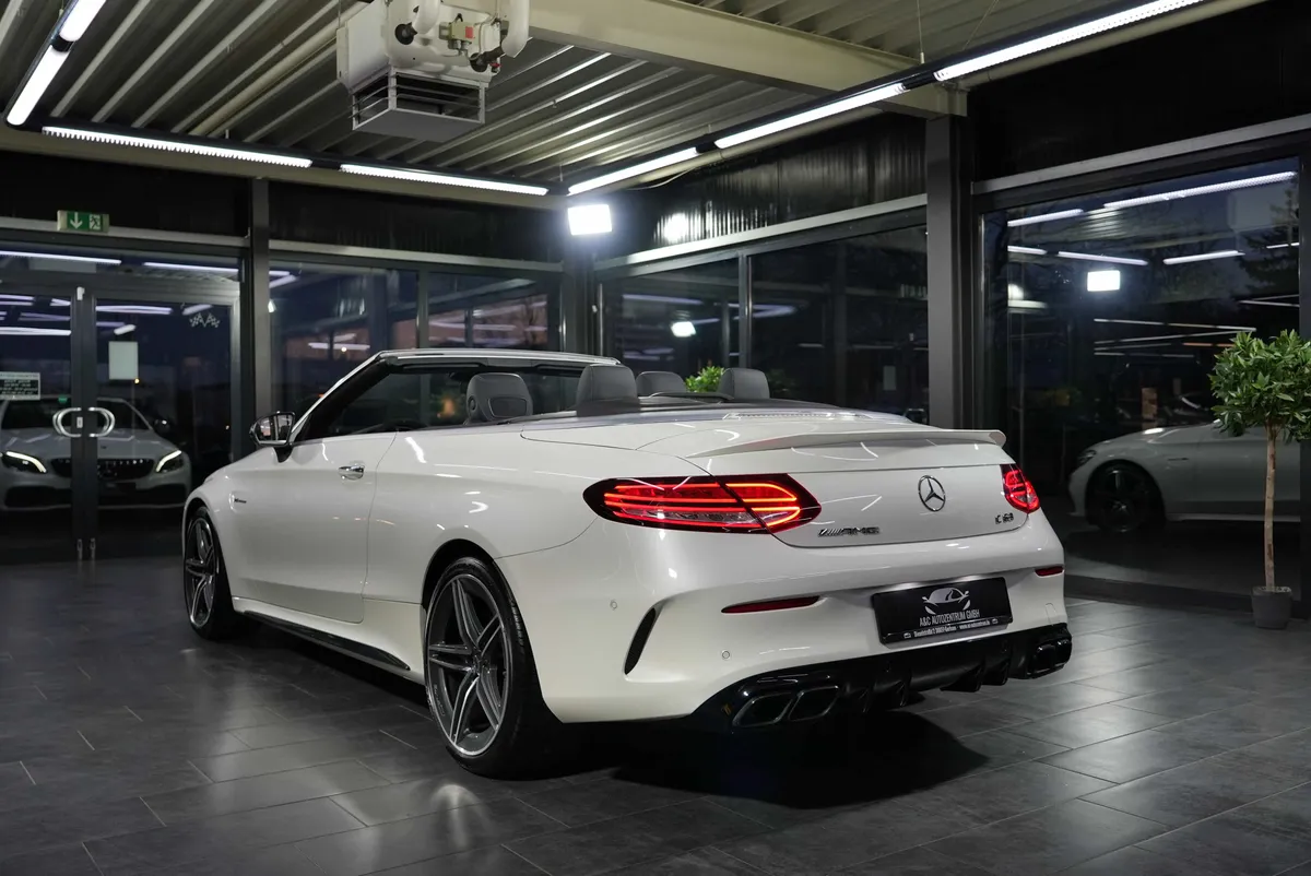 Mercedes-Benz C 63 AMG Cabrio - Image 4